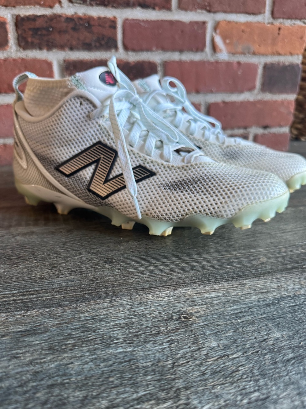 New Balance Mens White Mesh Lacrosse Cleats